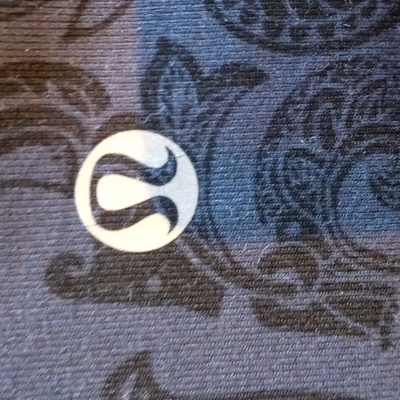 Lululemon Blue Paisley Work out Tank - Picture 5 of 9